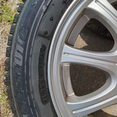 14インチアルミホイール（スタッドレスタイヤ付き）の画像