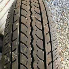 バリ溝　ハイエース　夏タイヤ　195/80r15  ホイール付きの画像