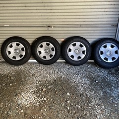 バリ溝　ハイエース　夏タイヤ　195/80r15  ホイール付きの画像