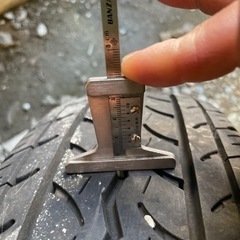 バリ溝　ハイエース　夏タイヤ　195/80r15  ホイール付きの画像