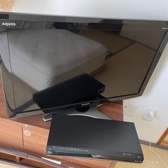 シャープAQUOS32型テレビ、Panasonic Blu-ra...