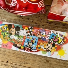 お菓子、ミッキーの組み立て飛行機の画像