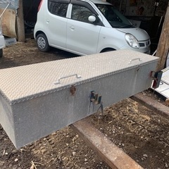 アルミ箱　トラック　車用　物入れ箱の画像