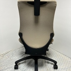 イトーキ　エフチェア　肘無し　ベージュの画像