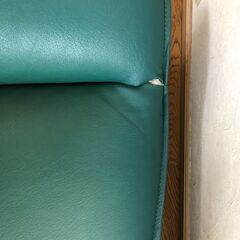 ２人掛け用革製ソファー（深緑）中古品キズ有りの画像