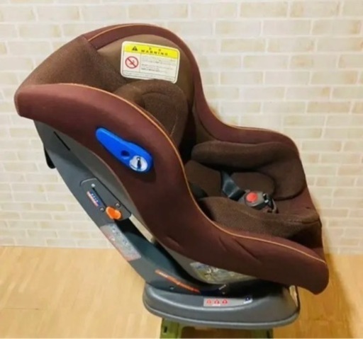 新生児から使えるチャイルドシート