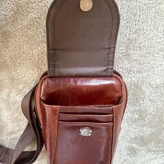 ショルダーポーチ（本革）メンズの画像