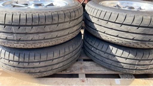ファブレス ヴァローネ XR-6 215/60R17　タイヤセット　使用期間千キロ未満　新品近品