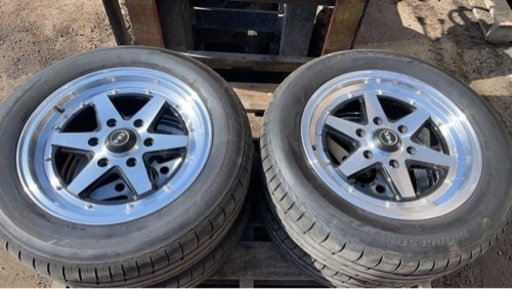 ファブレス ヴァローネ XR-6 215/60R17 タイヤセット 使用期間千キロ