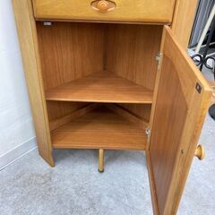 【レガストック川崎本店】karimoku カリモク コーナーキャビネット 飾り棚 カントリー調の画像