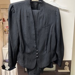 喪服？普通のスーツ？