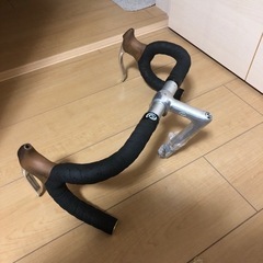 ハンドル、ステム、ブレーキレバーの画像