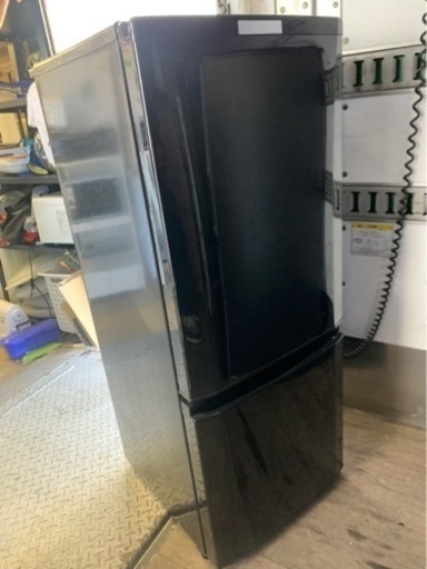 5KM以内配送無料三菱電機 MITSUBISHI ELECTRIC MR-P15C-B1 [冷蔵庫 （146L・右開き） 2ドア サファイアブラック]
