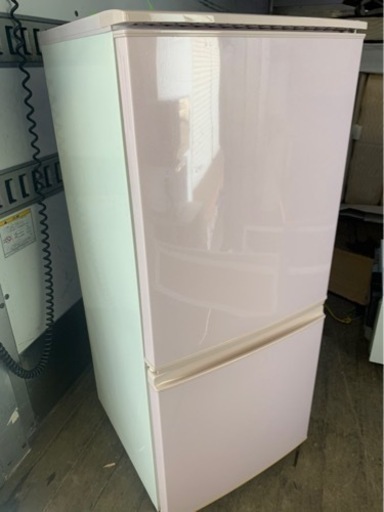5KM以内配送無料137L 2ドア冷蔵庫 つけかえ扉 シャープ SJ-14E2-SP ピンク
