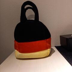 クレヨンしんちゃんのバッグの画像