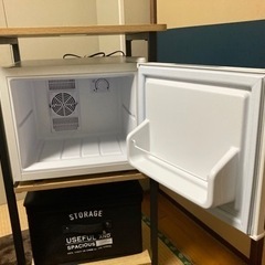 取引中【中古】小型冷蔵庫とラックの画像