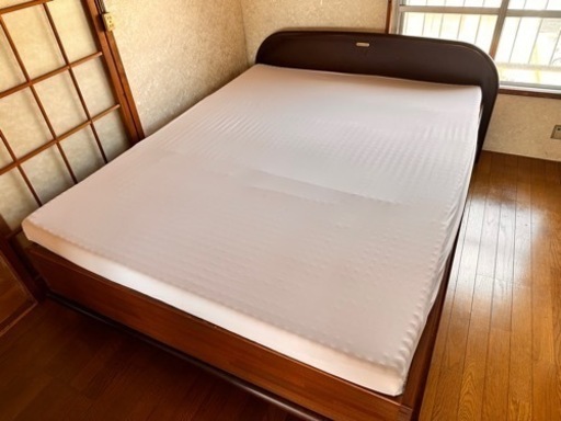 シモンズのクィーンサイズベッド
