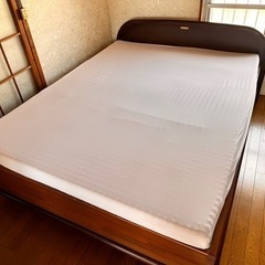 シモンズのクィーンサイズベッド