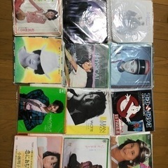 決まりました！主に80年代?シングルレコード各種写真の写し方下手でm(_ _)mすみません！必要でしたらメールくださいね！の画像