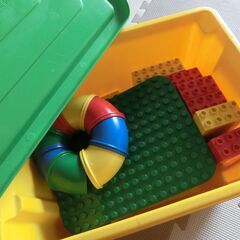 レゴ デュプロの緑のコンテナ　