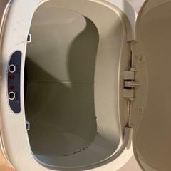自動開閉式ゴミ箱の画像