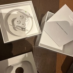 中身のないAirPods Proの画像