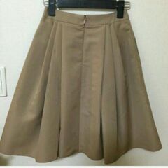 お譲り先決定【新品タグつき】M-PREMIER 上品光沢スカートの画像