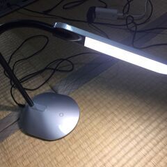 アイリスオーヤマ LEDデスクライト ホワイト PDL-101-S