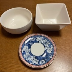 【値下げしました】食器3種類全部で6点、です。