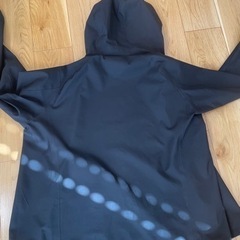 値下げ　中古品　UNIQLO  ブロックテックパーカーの画像