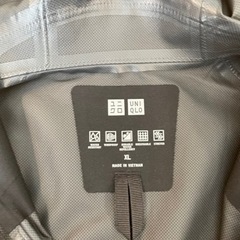 値下げ　中古品　UNIQLO  ブロックテックパーカーの画像