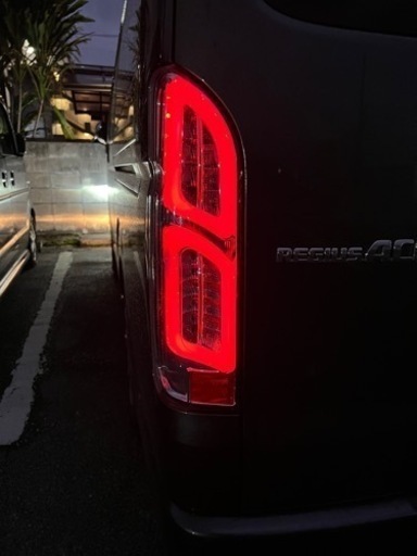 ハイエースブレーキランプ