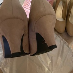 スエードパンプス26cm試着のみの画像