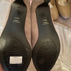 スエードパンプス26cm試着のみの画像