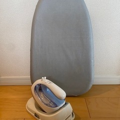 アイロンとアイロン台のセットの画像