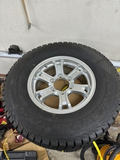 ランクル　ハイラックス　クロカン車に！スタッドレス　265 70 16 バリ山