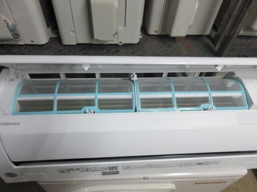K04121　東芝　中古エアコン　主に6畳用　冷房能力　2.2KW ／ 暖房能力　2.2KW
