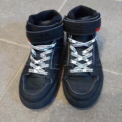 ハイカットスニーカー