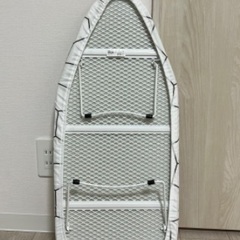  IKEA 卓上アイロン台 100円の画像
