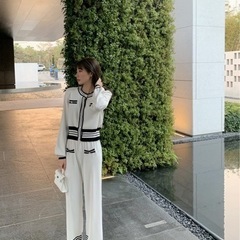 セットアップ　カジュアル　カーディガン　ビジネスカジュアル　パンツの画像