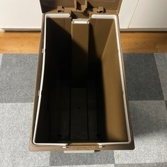 ニトリ ゴミ箱 30L ペダル式の画像