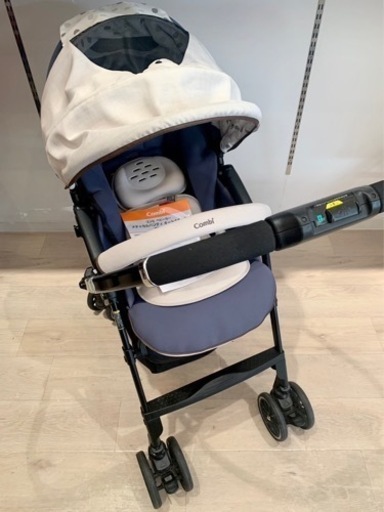 ■店頭引取限定■美品☆コンビ　ベビーカー　メチャカルハンディオート４キャス♫定価58300円