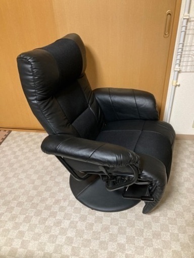 【決まりました】【美品】革のリクライニングチェア