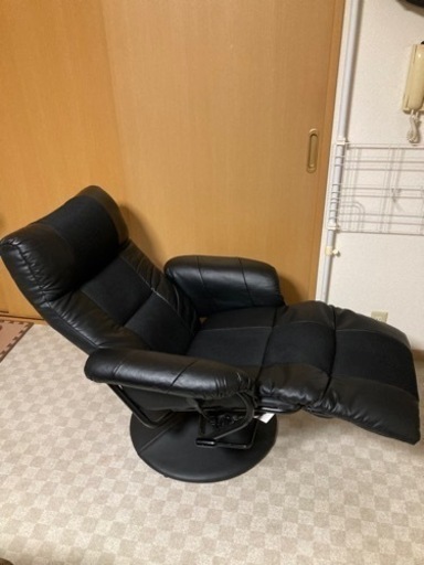 【決まりました】【美品】革のリクライニングチェア
