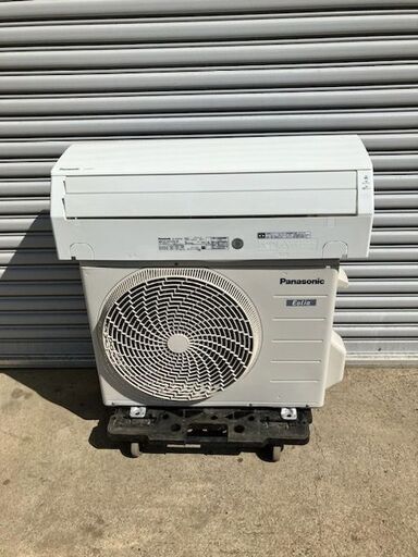 【中古】パナソニック　インバーター冷暖房除湿タイプ　ルームエアコン　CS-227CFR　2017年製