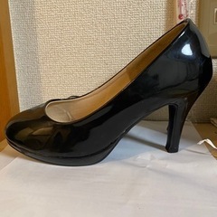 黒 パンプス 23.5 の画像