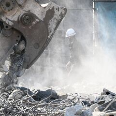 解体工事の重機オペレーター　★経験者優遇　★資格取得費用全額支給の画像