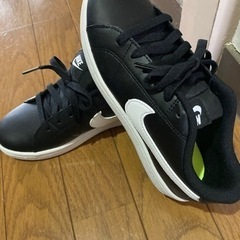 新品　NIKE スニーカーの画像