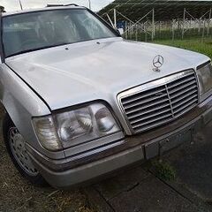 メルセデス―ベンツ-124-320TEワゴンの部品取り車両です