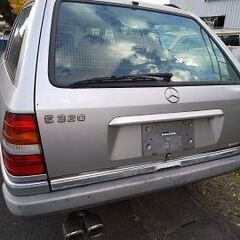 メルセデス―ベンツ-124-320TEワゴンの部品取り車両ですの画像